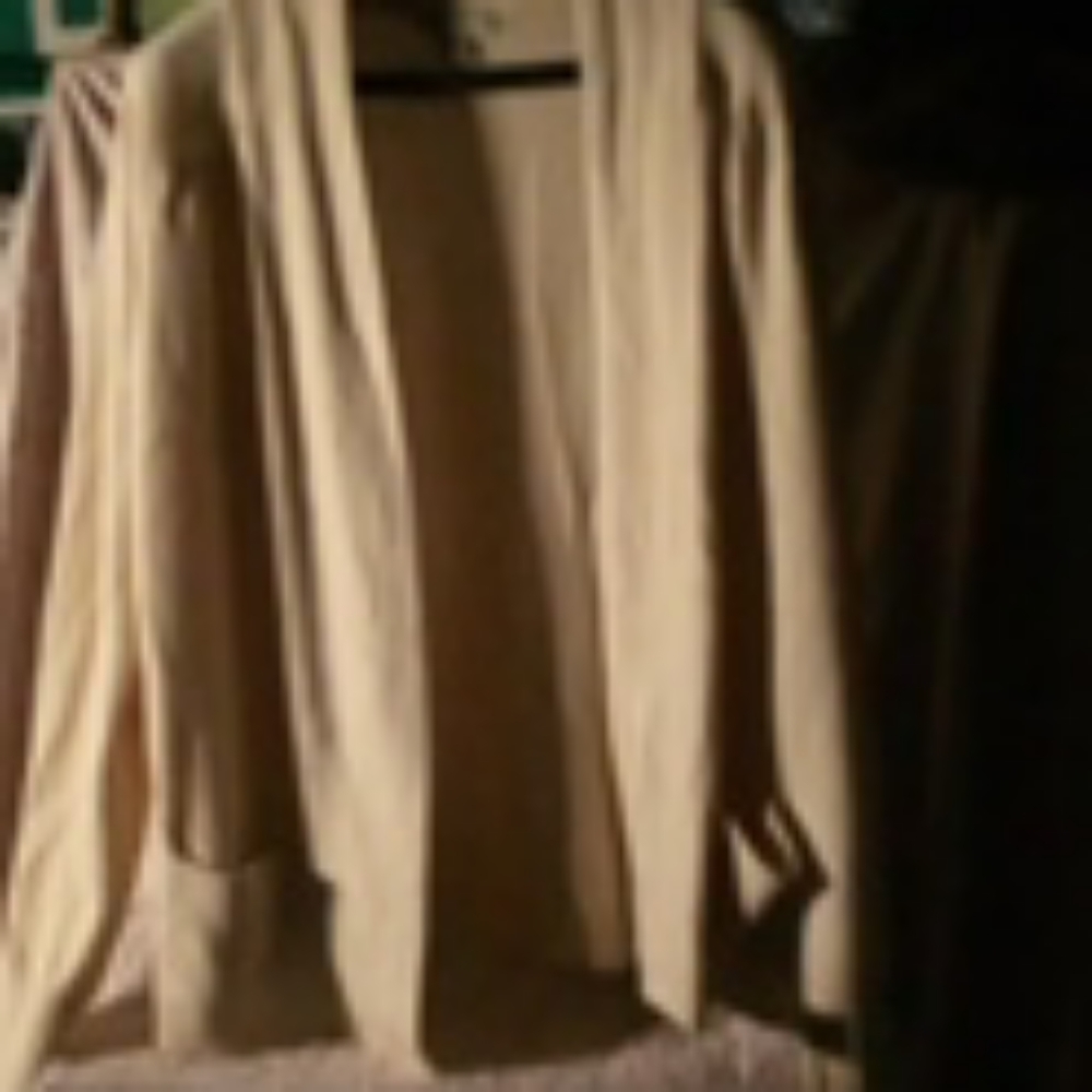 Cream coloredcardigan